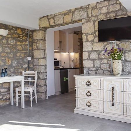 Coastal Stone Hideaway With Stunning Scenery Villa Kitriai Exterior photo
